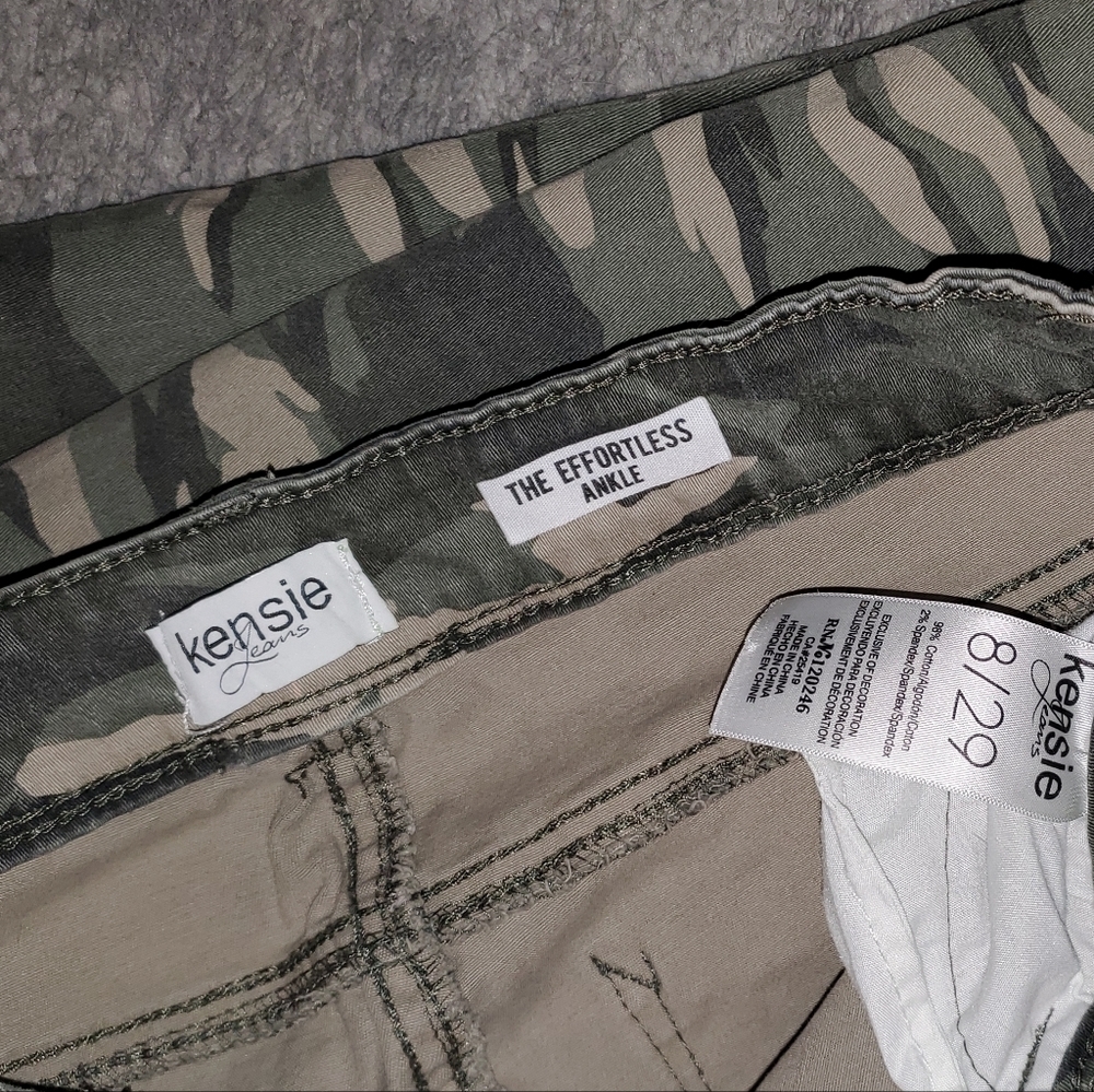 Kensie Jeans The Effortless Ankle in Camouflage - Picture 5 of 6